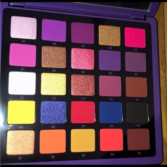 ABH Norvina Pro Eyeshadow Palette Vol 1 - Picture 3 of 5